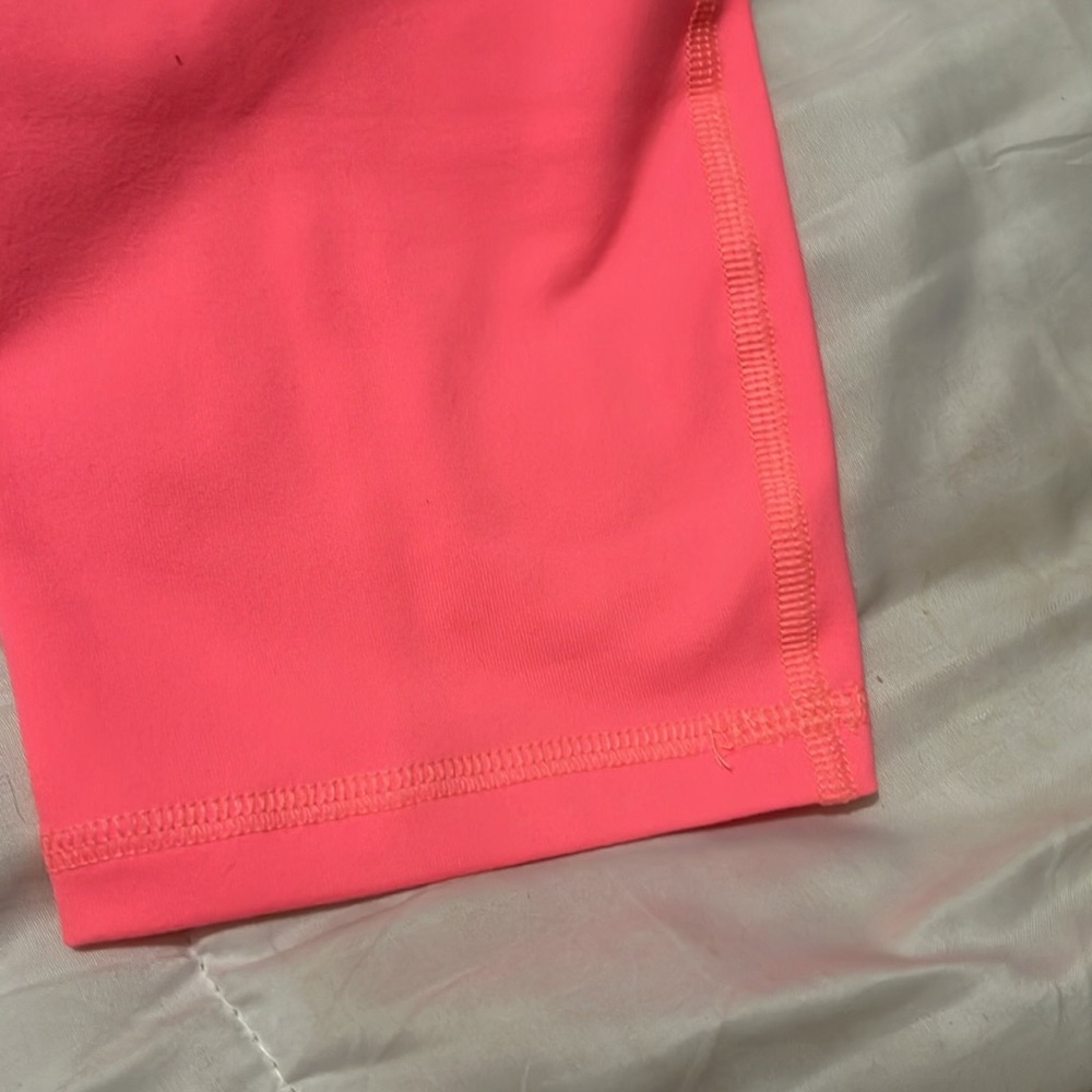 Capri Length Chic Coral Leggings Size M. New with tags - Picture 5 of 6
